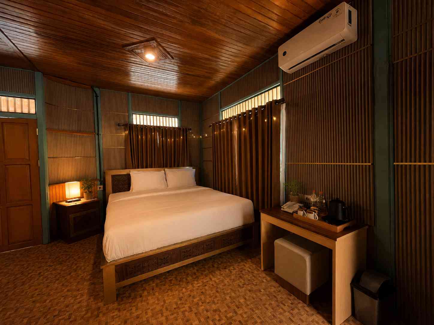 Deluxe Double Room With Garden View